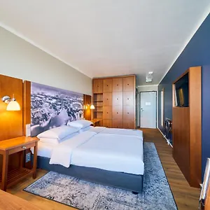 https://four-points-by-sheraton-munich-olympiapark.getmunichhotels.com